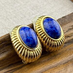 Gay Boyer Gold-tone Domed Blue Lapis Glass Gold Fleck Oval Clip-on Earrings VTG